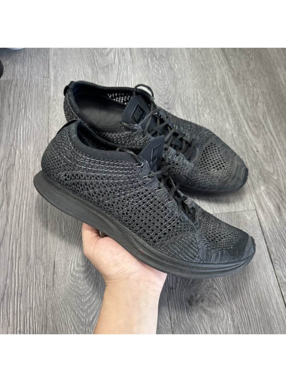 NIKE FLYKNIT RACER SHOES MEN'S SIZE 10.5 TRIPLE BLACK GRAY GREY 526628-009